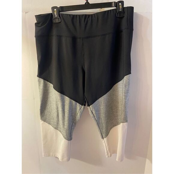 Athletic Works Driworks Capri Workout Xl Black gray white rn#52469 - Picture 1 of 4